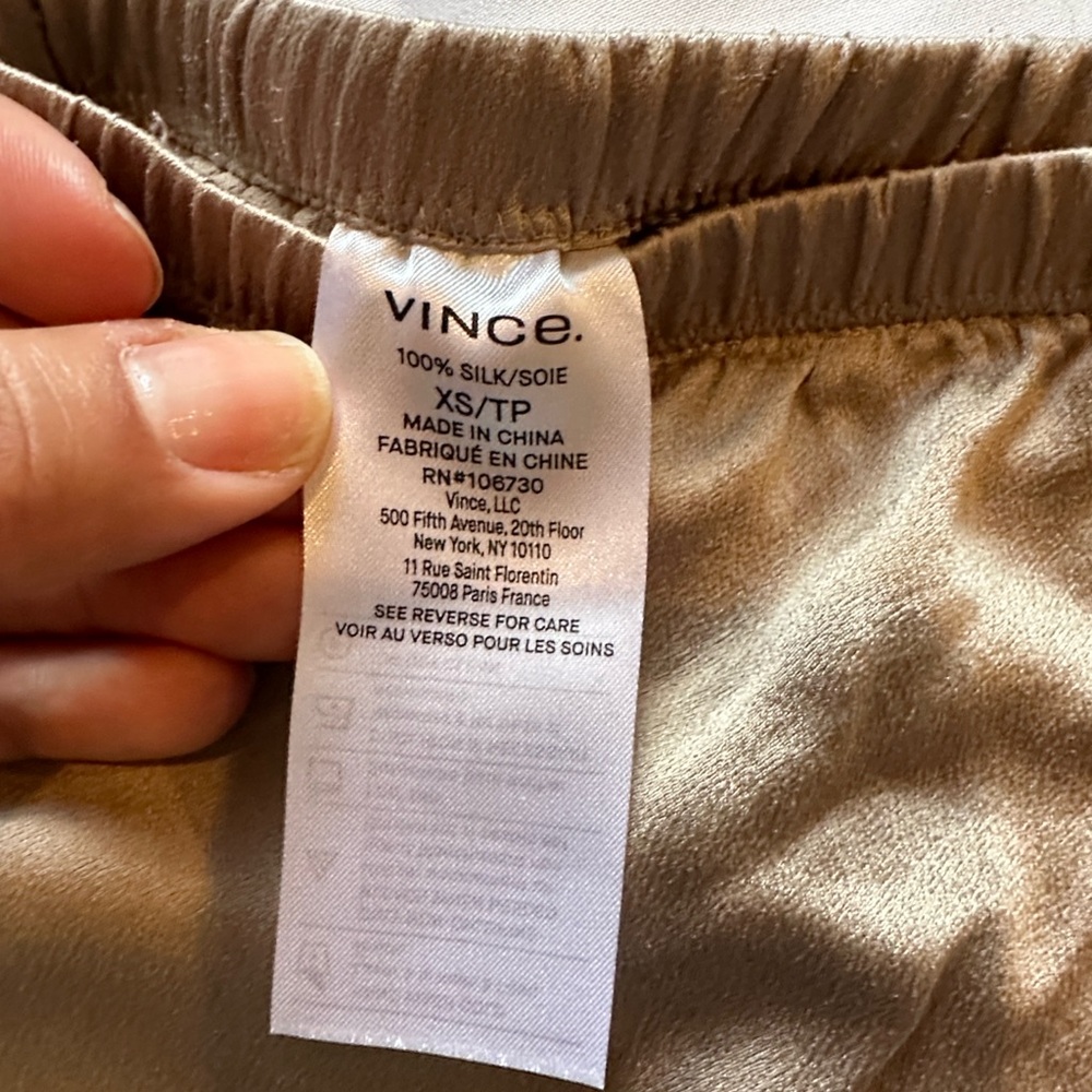 Vince Women's 100% Silk Shorts - Picture 6 of 11